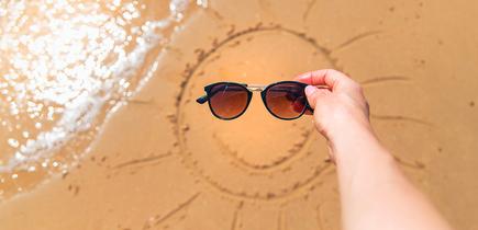 Comunicare durante l'estate: strategie on e offline per mantenere attivo il proprio centro ottico